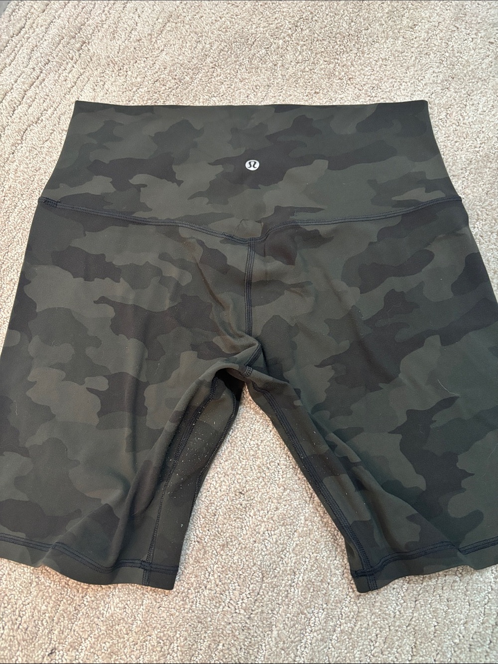 Lululemon shorts - Picture 4 of 5